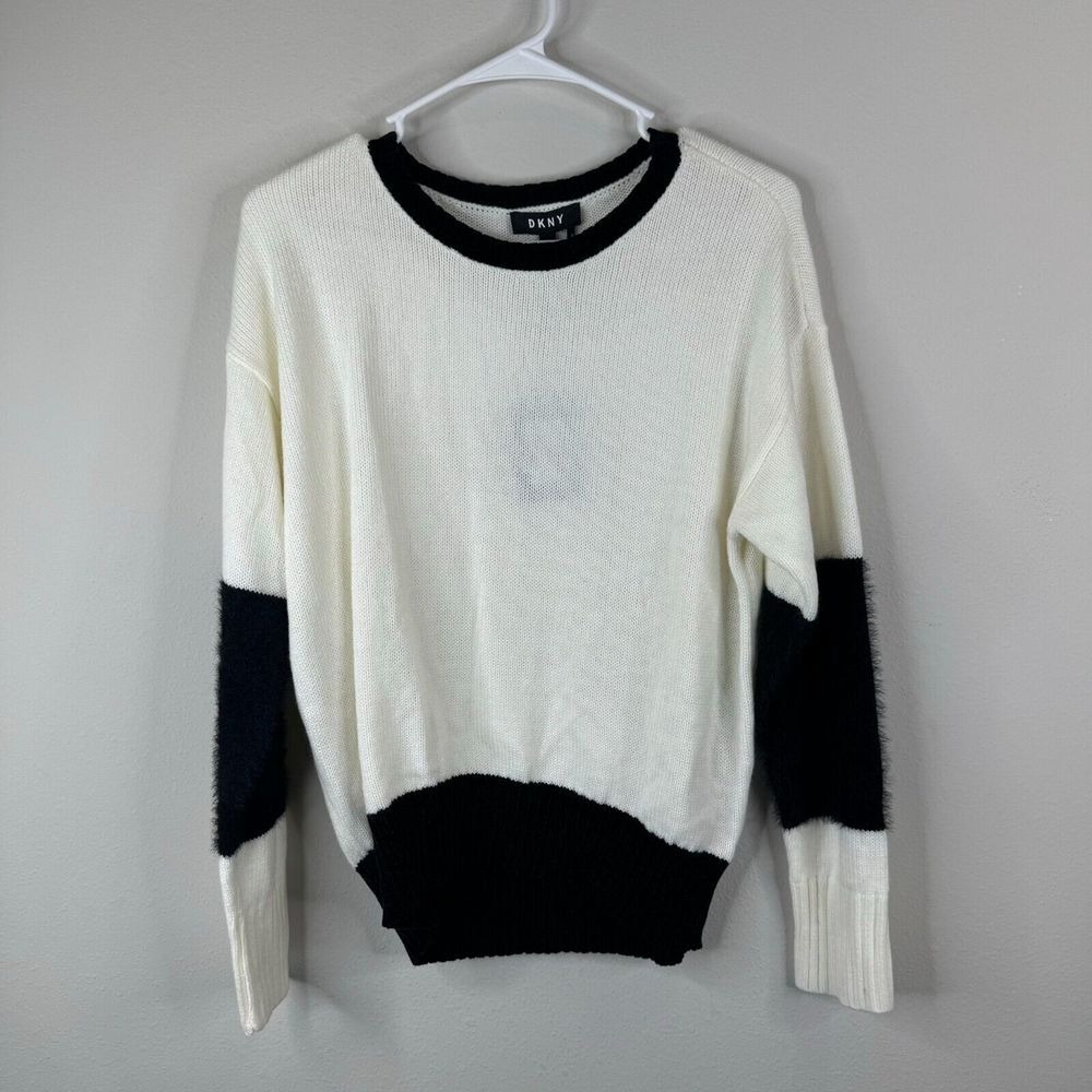 DKNY Sweater Womens Size XS Off White Black Fuzzy Textured Fall Winter NWT - Picture 1 of 8